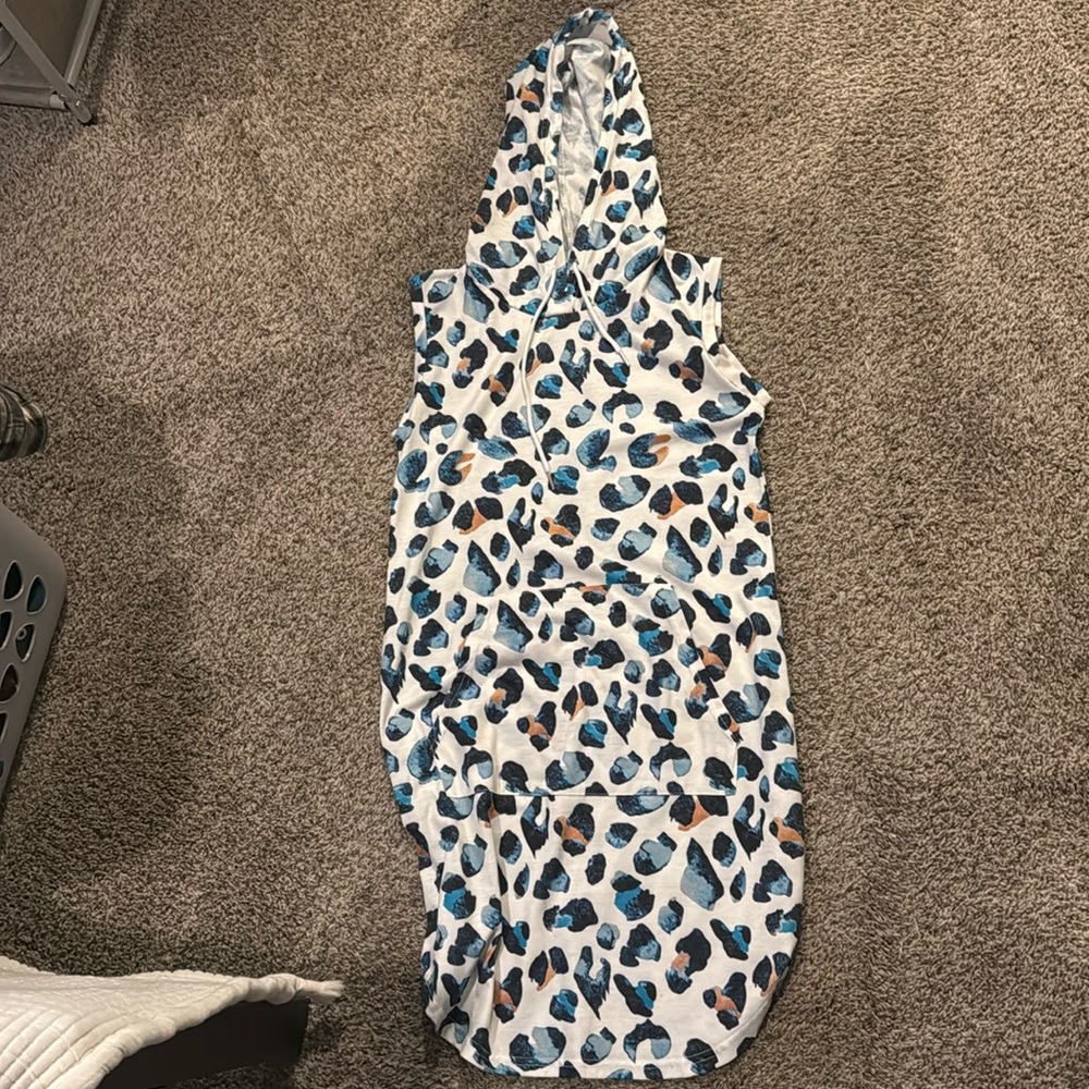 Hooded swim cover up. Size small